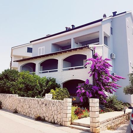 Apartments Luma Хвар Экстерьер фото